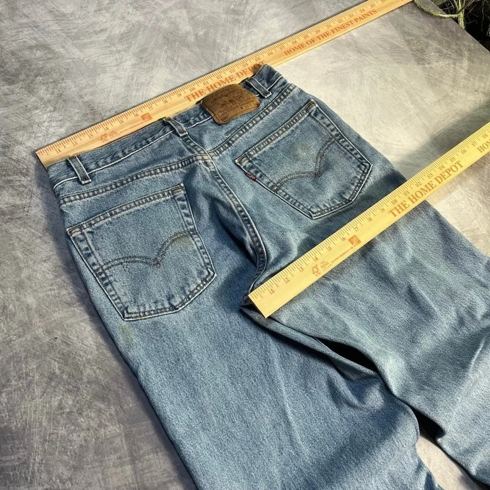 Levi's 550 Y2K 2000s Heavyweight Relaxed Fit Light Wash Blue Denim Jeans